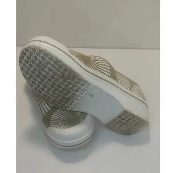 Tan Vegan Dansko Clog sz 38 - Picture 6 of 8